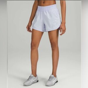 🍋Women’s Lululemon Track That Mid-Rise Lined Short 5" size 4🍋